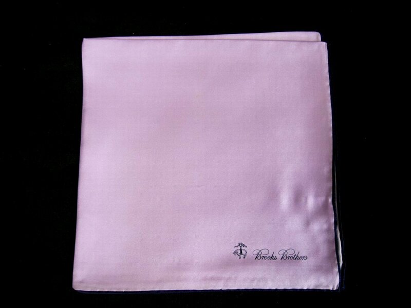 未使用 【送料無料】ブルックスブラザーズ シルク ポケットスクエア 約43 x 42cm ポケットチーフ Silk 100% バイオレット系