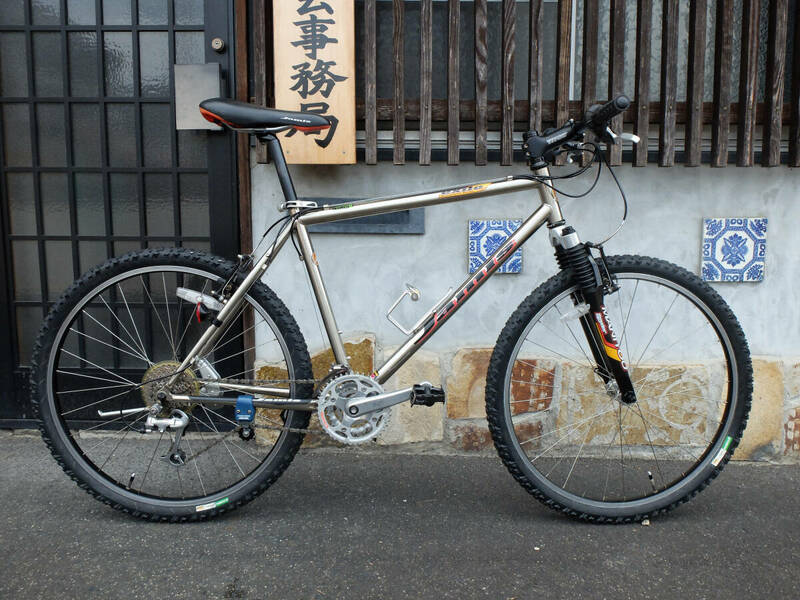 99'　Old MTB 米国 JAMIS exile ジェイミス・エクザイル/使用感の薄い美車です/クロモリ REYNOLDS525 Manitouサス/シマノSTX RC 8×3　24速