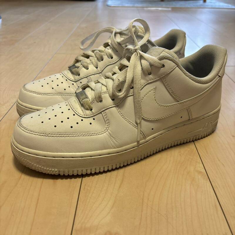 送料無料　ナイキ　エアフォース1 ロー　low airforce1 NIKE ホワイト　 ナイキ エアフォース ロー