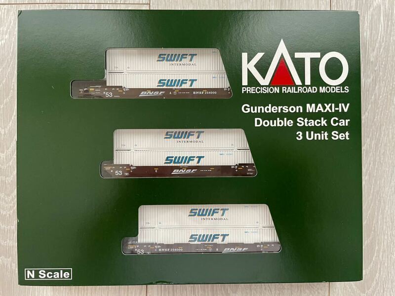 KATO★外国形モデル【新品未開封】 106-6167. Gunderson MAI-IV Bouble Stack Car BNSF Swoosh No.254053 (Swiftコンテナ搭載) (3両セット)