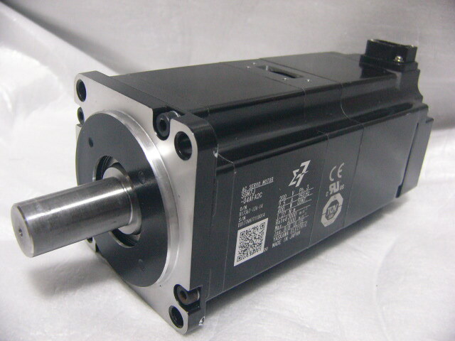 ★未使用★ YASKAWA/安川 SGM7J-04AFA2C サーボモーター 400W 