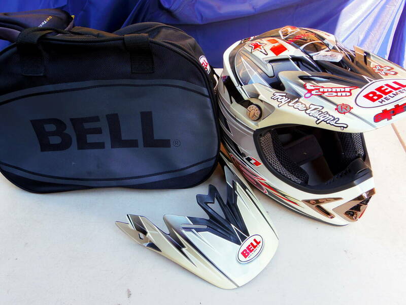 新品デッドストック品 BELL(ベル)USA モトクロス MOTO8 Mサイズ ステッカーチューン/エンデューロ/オフロード CRF/YZF/RM-Z/KX/KTM/GASGAS