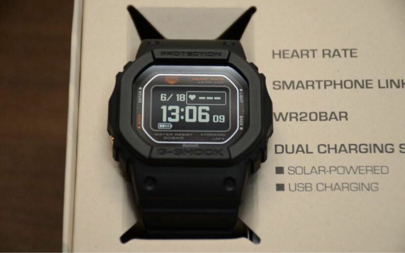 送料込　CASIO G-SHOCK G-SQUAD DW-H5600-1JR ブラック　スマートウォッチ