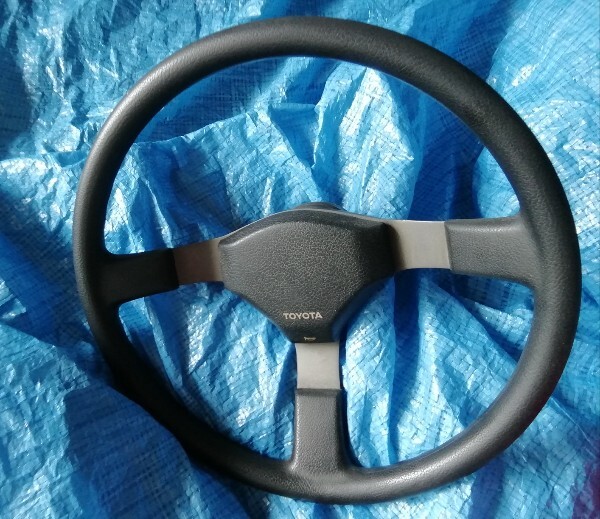 AE86 純正　ハンドル　ステアリング　レビン　トレノ　GTV　トヨタ
