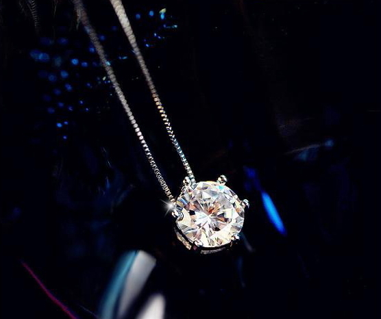 贅沢な１粒の輝き★高品質ジルコニア ダイヤモンド ネックレス シルバー