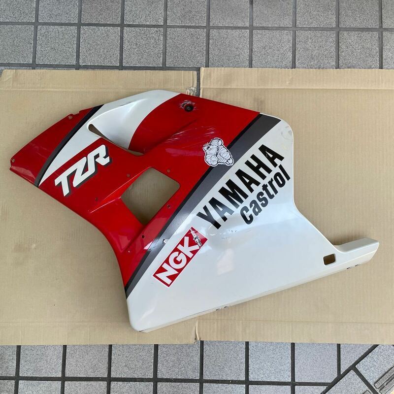 ヤマハTZR250 SP 3MA サイドカウル左側　中古品　後方排気　純正品