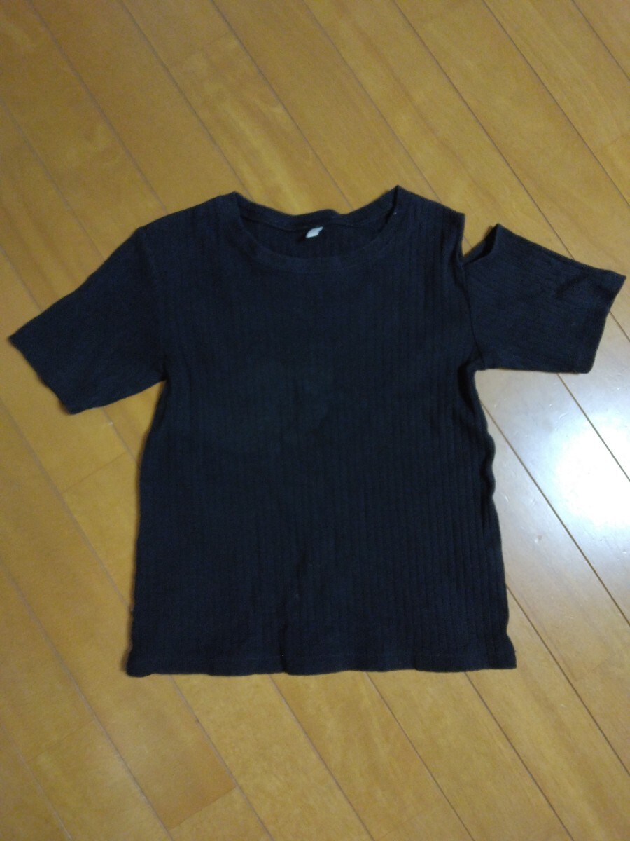 GU 肩出し半袖カットソー 130cm 綿 ブラック コットン 女の子 ジーユー Tシャツ 黒無地 キッズ 子供服 オフショルダー 子ども 夏物トップス