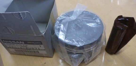 ◆新品　日産　純正　AK11　マーチ　CGA13エンジン　オーバーサイズ　ピストン　ピストンピン付き　12010-2UB71　