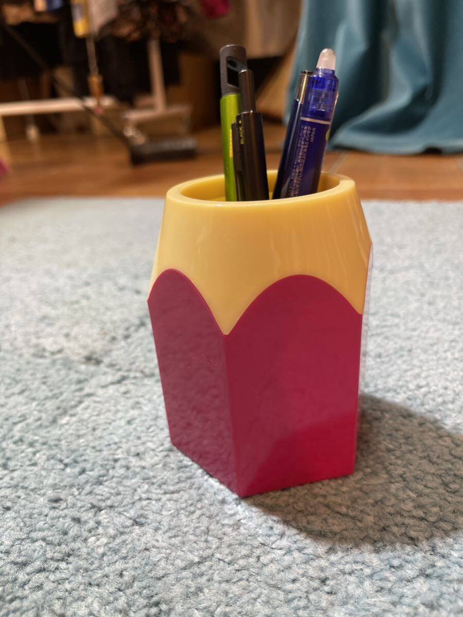 新品　鉛筆型　鉛筆立て
