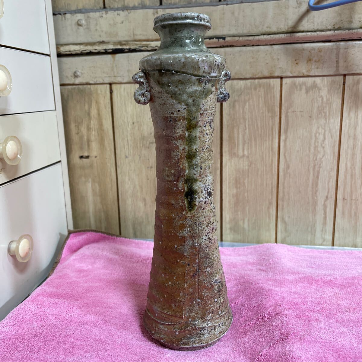 花瓶 花器 一輪挿し 高さ約26㎝　口直径約4㎝　メー４