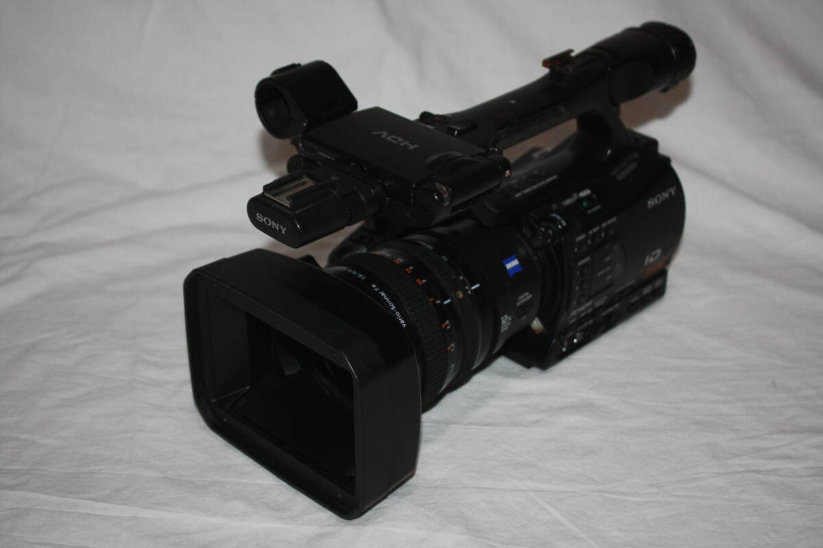 SONY　HVR-Z7J　業務用HDVビデオカメラ 　（検索：PXW-、PMW-、HXR-、FDR-、Panasonic、AG-AC、AJ-PX）