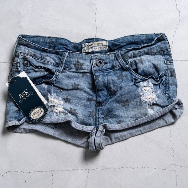 新品タグ付き　BERSHKA　ショートパンツ　インディゴ　　34　☆柄　星　スター　デニム