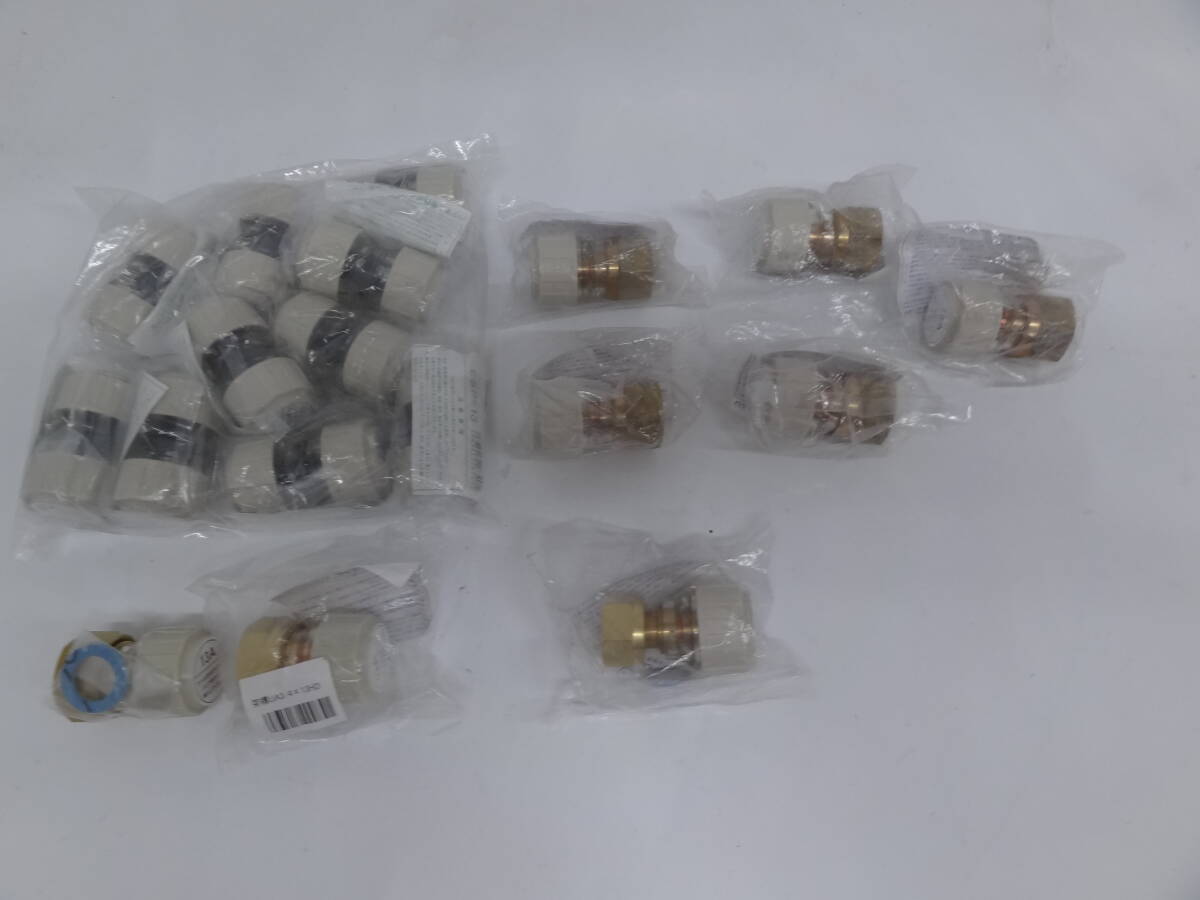 2〈水道資材〉　架橋ポリエチレン管用　コネクター等