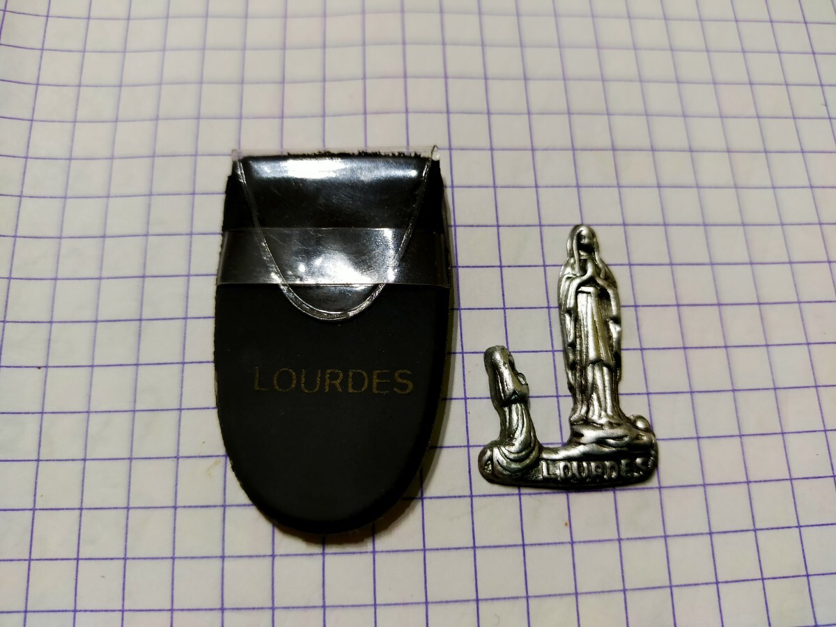 ★アンティーク品★小さなお守り マリア ルルド メタル ケース付き フランス