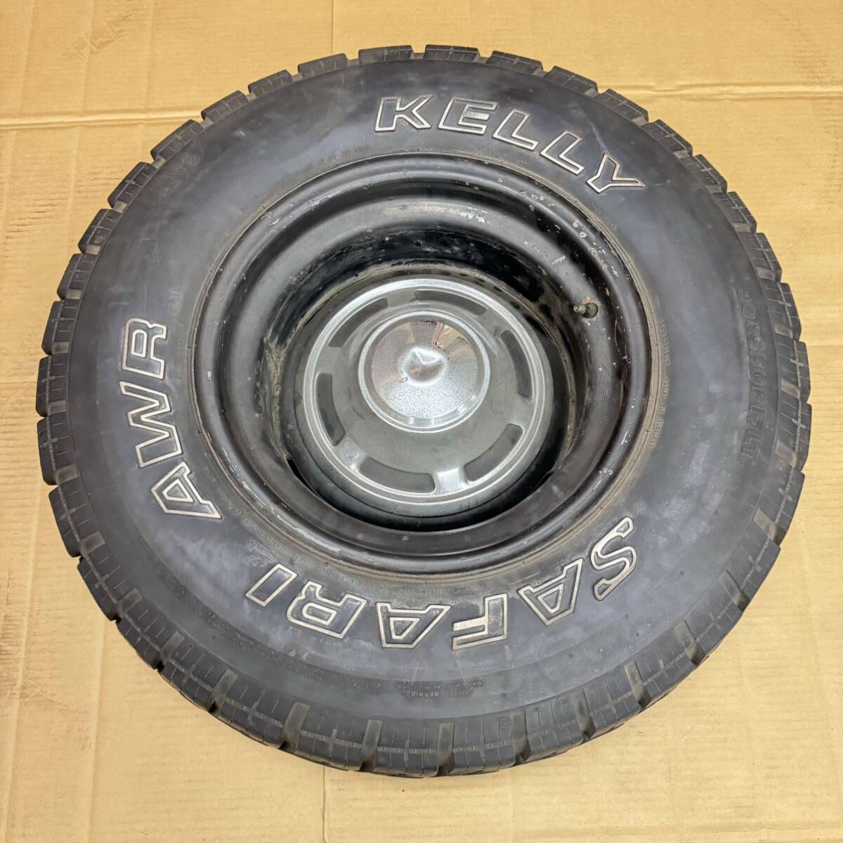 中古 TOYOTA トヨタ ランドクルーザー用 KELLY製 SAFARI AWR(ホイール付タイヤ) 30 x 9.5R 15(2インチワイド) 1本 SHSH0324-MAKI