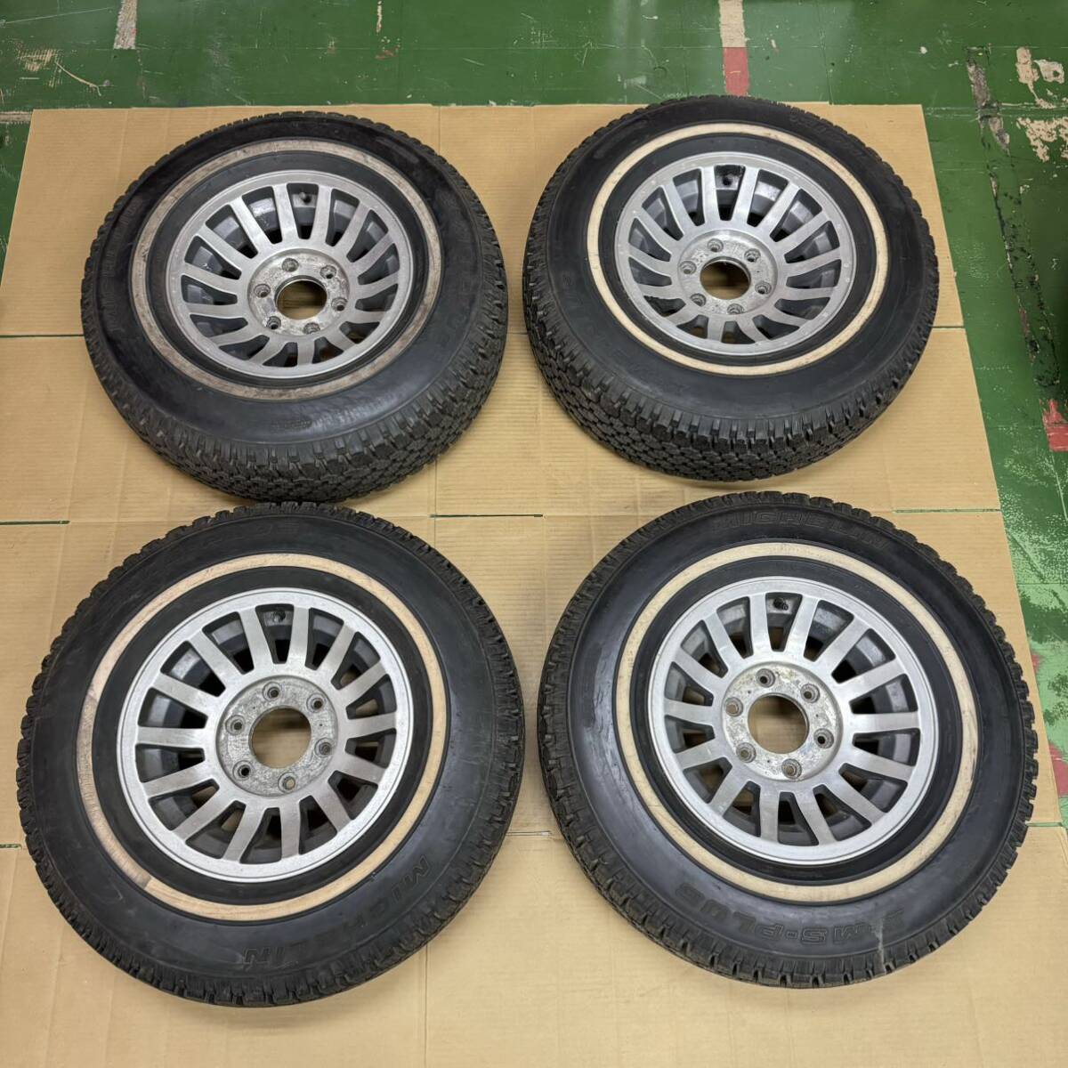 【希少】MICHELIN ミシュラン X-MS-PLUS ホワイトリボン スノータイヤ(ワゴニアホイール付) P235/75R15 4本セット SHSH0329-MAKI