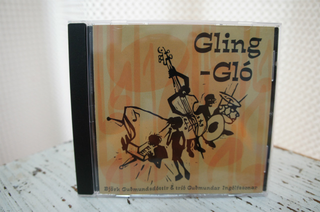 BJORK「Gling-Glo」