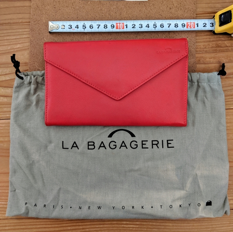 新品未使用 LA BAGAGERIE ラ バガジェリー 革製 三つ折り財布 赤