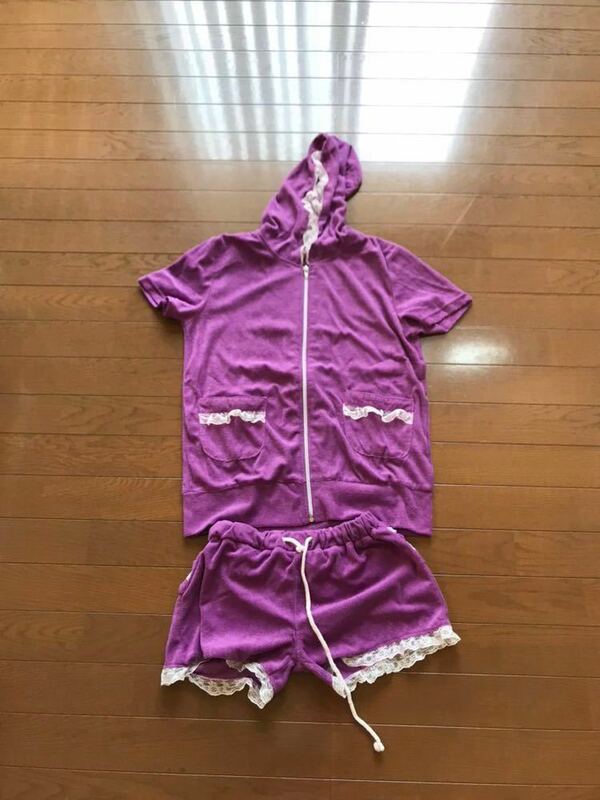 新品未使用！ルームウエアー フーディー ショートパンツ パジャマ タオル地 レースが可愛い 紫 M～Lサイズ