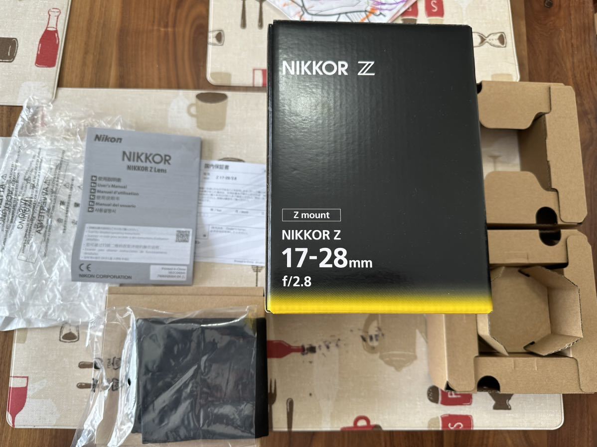 nikon ニコン　NIKKOR Z 17-28mm F2.8 元箱　レンズケース　マニュアル　未記入保証書　レンズ無し