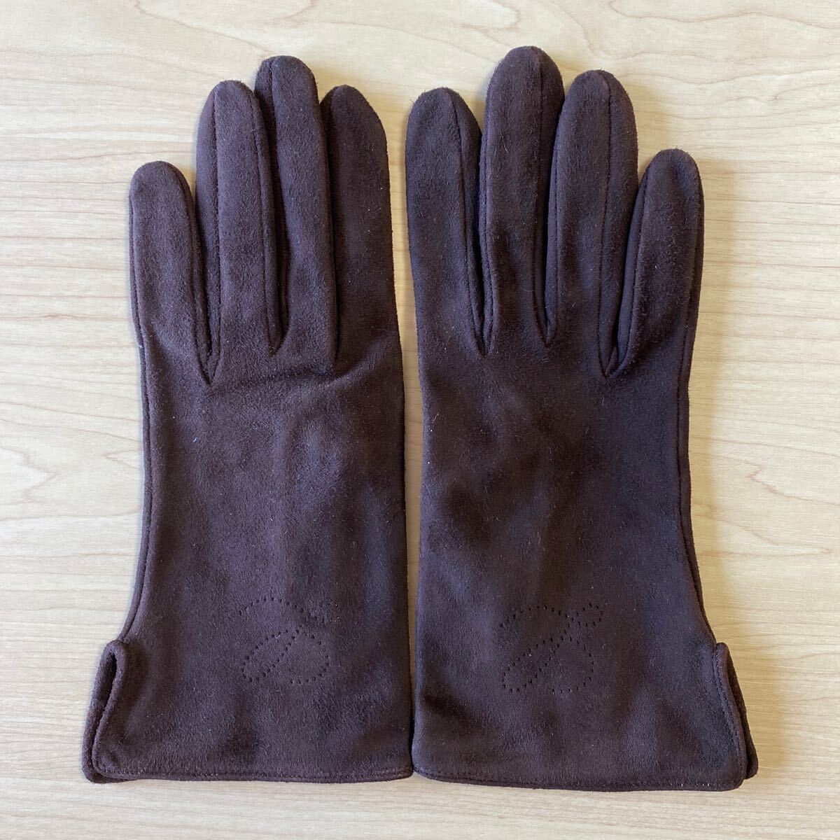 【美品】フランス製　ロエベ　LOEWE レディースサイズ　スエードレザーグローブ　革手袋　ダークブラウン　シルク裏地　サイズ6ハーフ