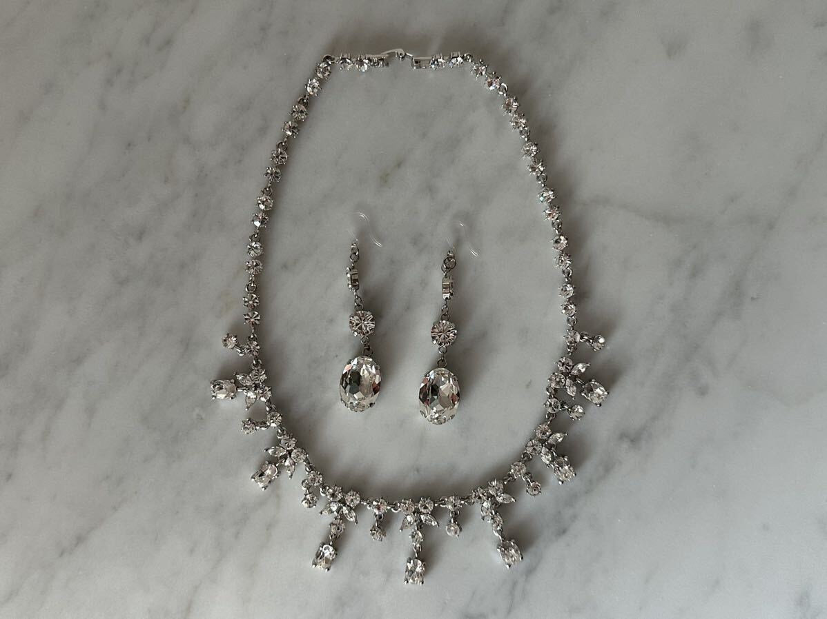 ☆美品☆ラインストーン ネックレス＆ピアス エレガント アクセサリー パーティー 結婚式 発表会 華やか ゴージャス 大振り☆