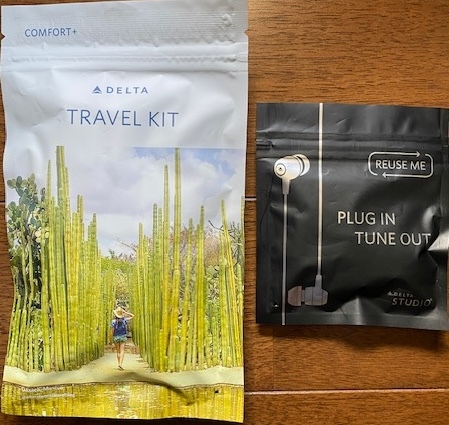 未開封★デルタ航空★コンフォートプラス搭乗時★トラベルキット（アメニティ）＋イヤホン★Delta Comfort Plus 