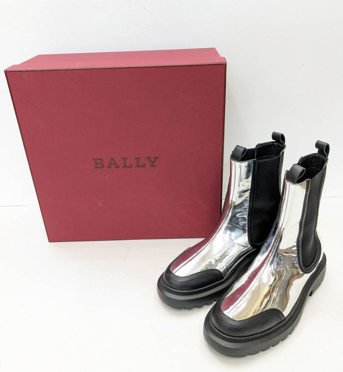 ■【極美品】 BALLY バリー サイドゴアブーツ メタリックシルバー×ブラック レザー 25.5cm ショートブーツ キラキラ ピカピカ