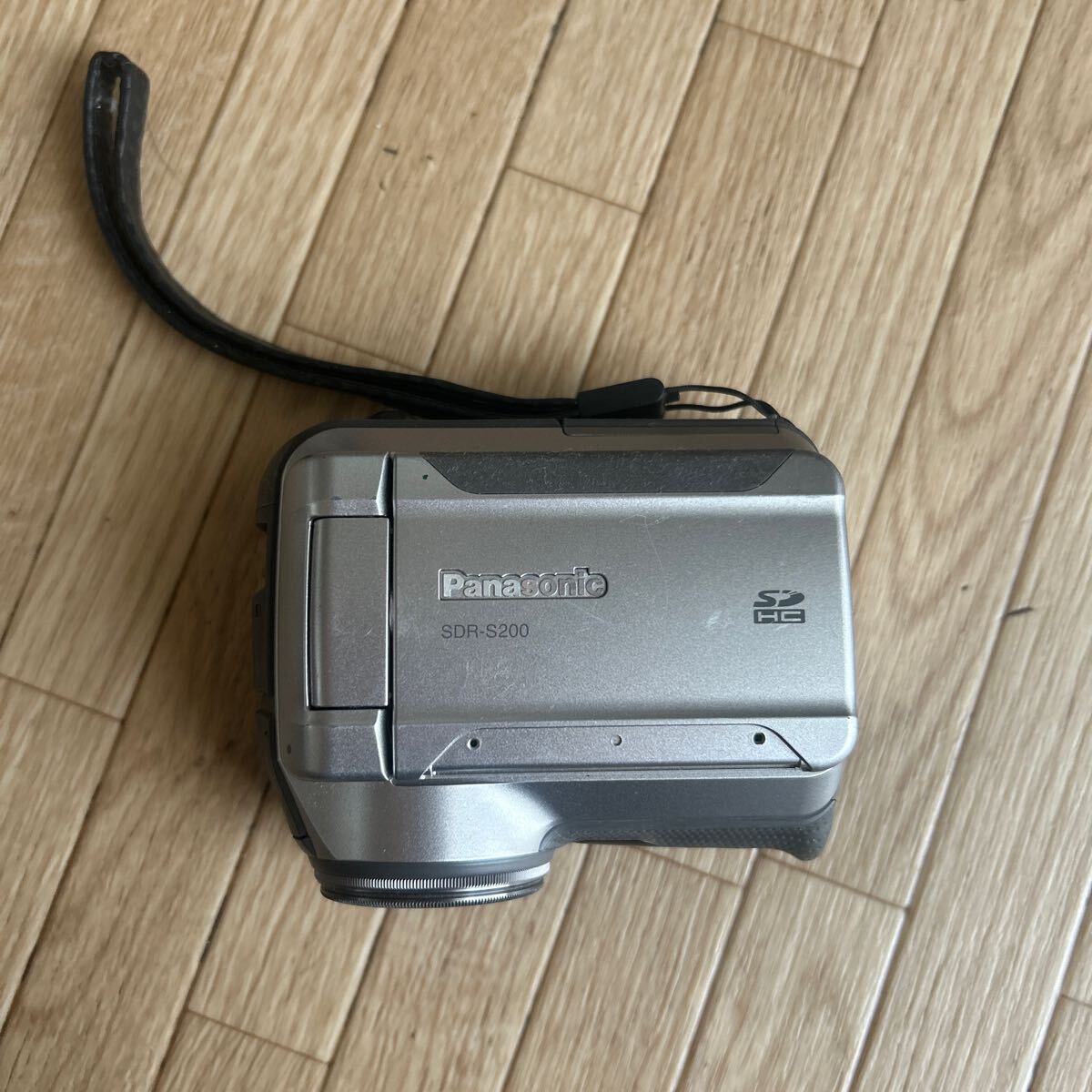 【中古】Panasonic パナソニック デジタルビデオカメラ SDR-S200 