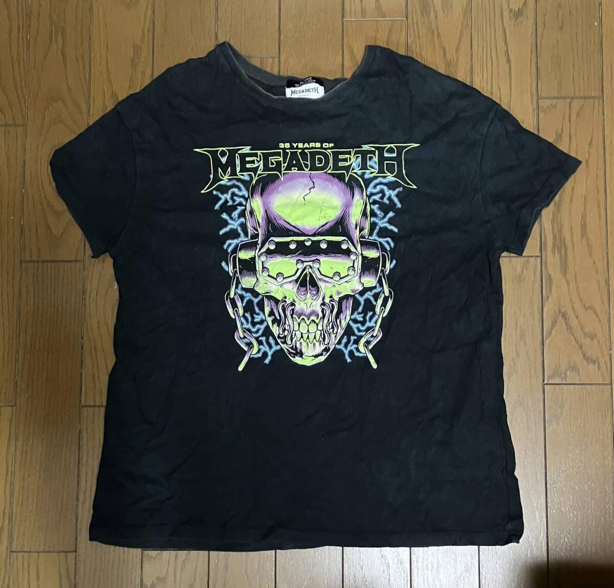 MEGADETH　/　３５ YEARS OF MEGADETH Tシャツ（サイズ表記無しですがL～XLに近いです）ヘヴィメタル　バンドTシャツ