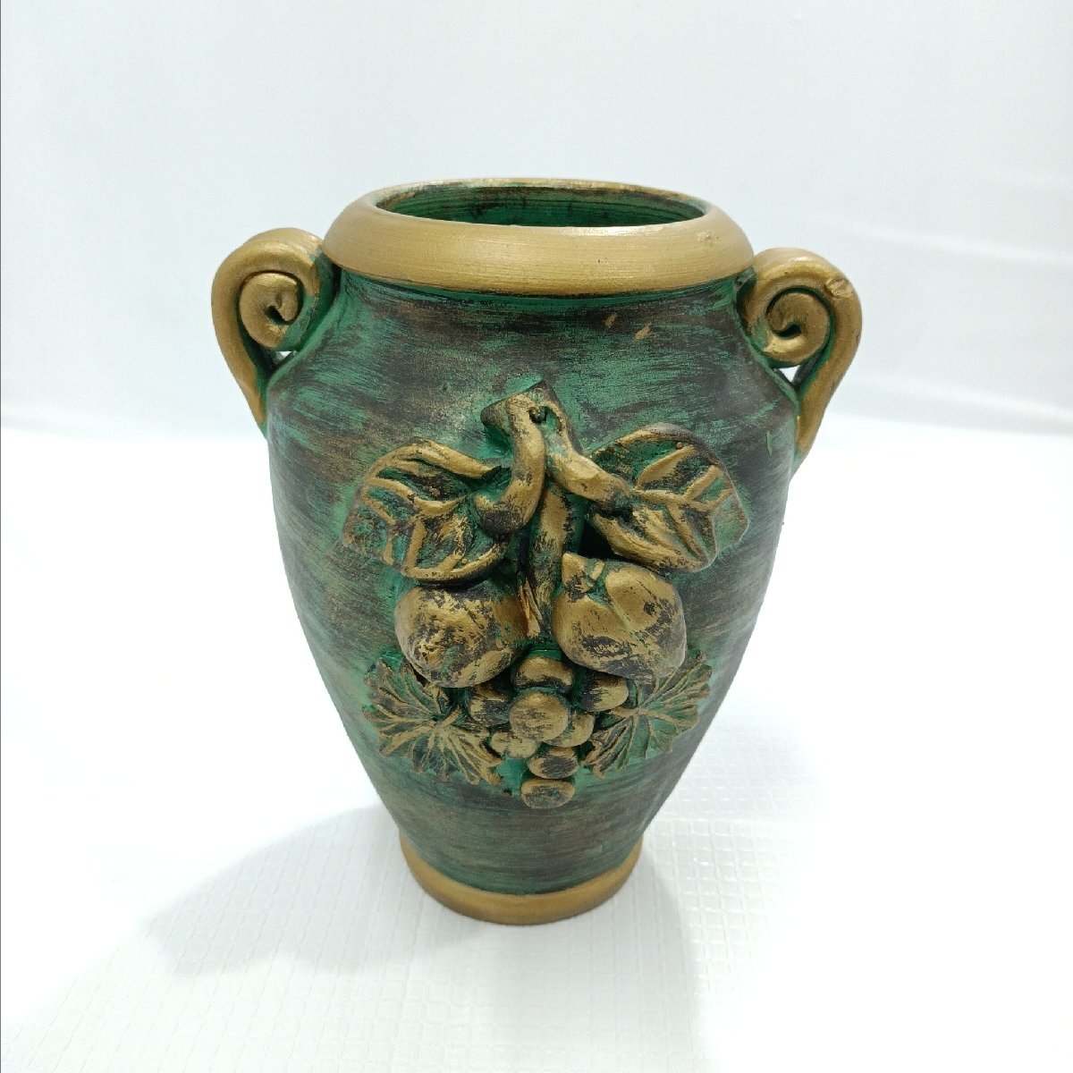 1000円～イタリア製 置物 陶器製 双耳装飾 高さ約25㎝ 幅約20㎝ インテリア ブラウン×ゴールド×グリーン 果実柄 花瓶型【道楽札幌】