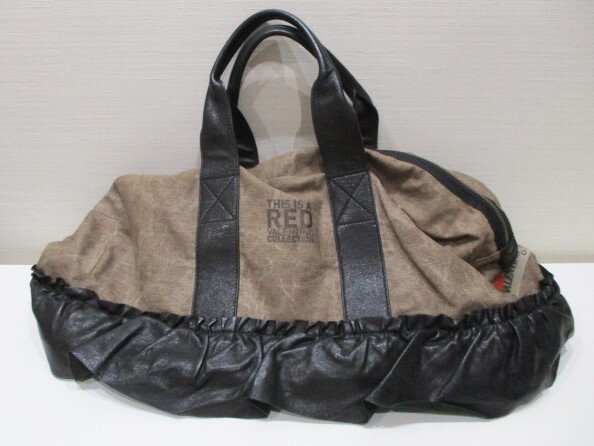 レッドバレンチノ　RED VALENTINO　フリルバッグ　大きめ　送料無料　ヴァレンチノ