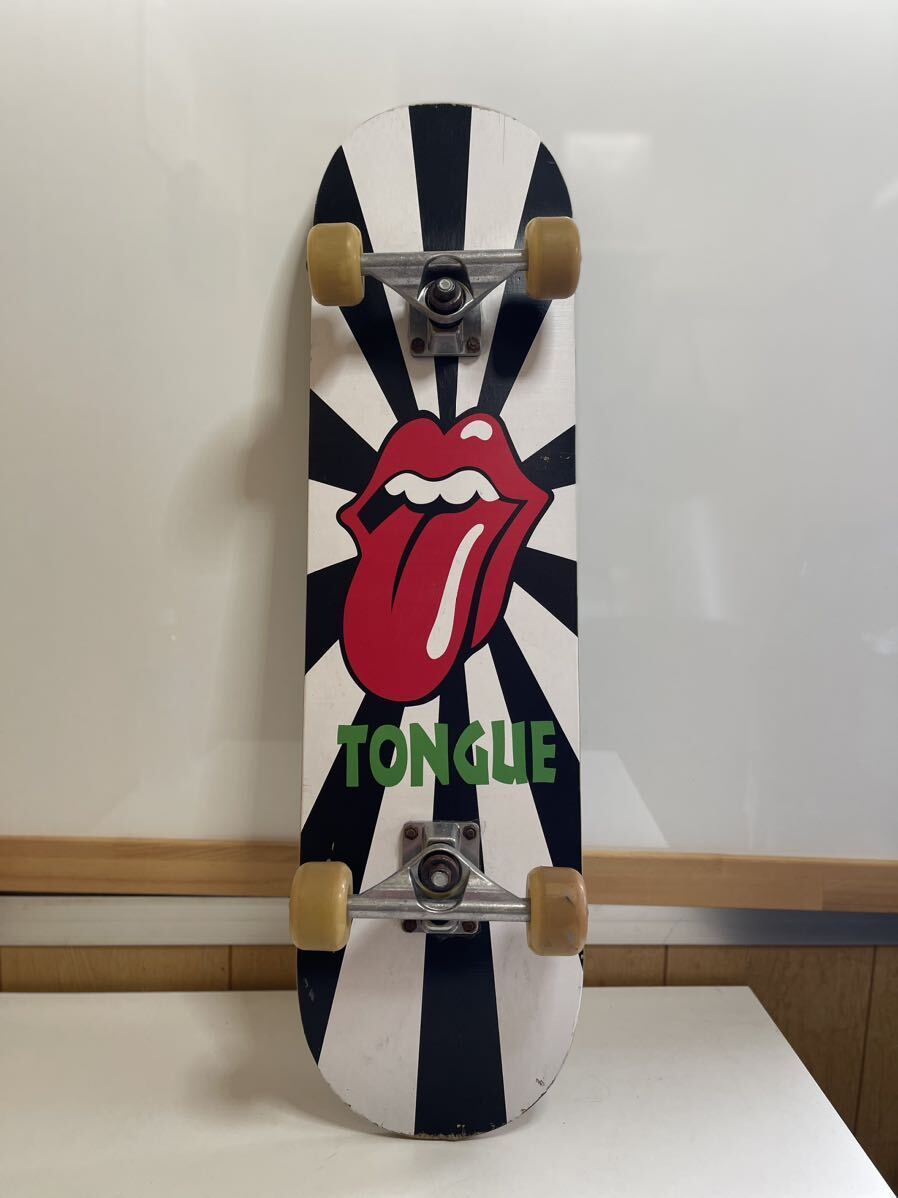 スケートボード　TONGUE 長さ約78㎝　幅約20㎝ 高さ約10㎝　ロ-10 
