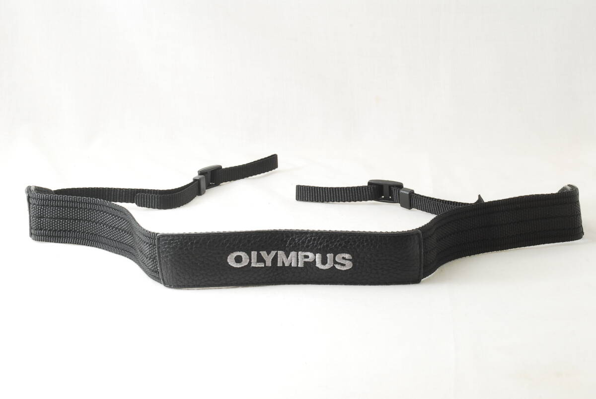 ☆新品・未使用☆OLYMPUS オリンパス 純正 カメラ ストラップ 黒色(ブラック)×銀色(シルバー) 刺繍文字 レザー 革 細め Camera strap☆