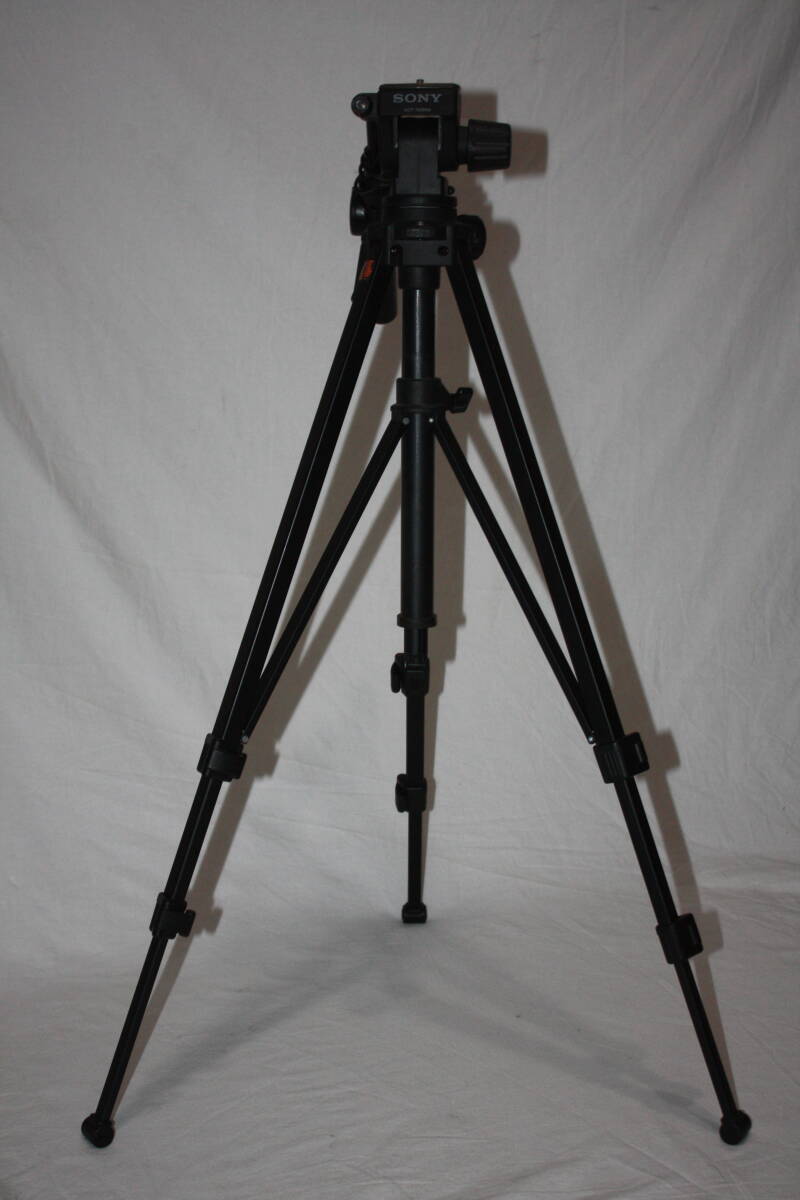 SONY　VCT-750RM　美品　3段式リモコン付き三脚　 (検索：ビデオ三脚、リーベック、PXW-、HXR-、HVR-、FDR-、HDR-)