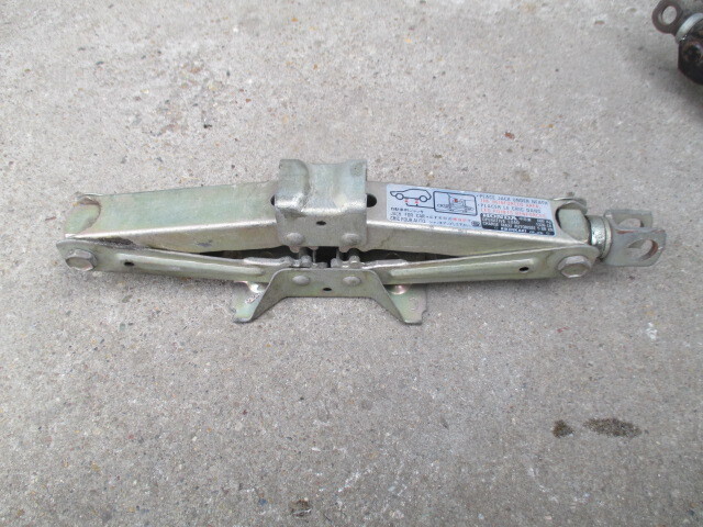 ジャッキ　HONDA 自動車用 ジャッキ 呼荷重 0.6T（600kg）　車載工具 (F3-6)