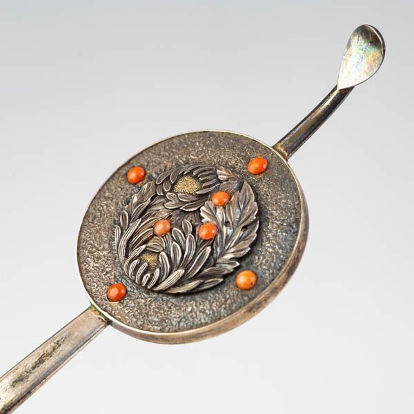 銀座かなめ屋 簪 銀製 かんざし 菊花紋 金象嵌 珊瑚 和装小物 木箱付 アンティーク 時代物 #36945