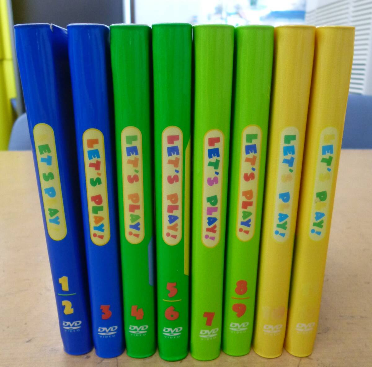 中古 ディズニー英語システム レッツ プレイ Let's Play DVD8枚セット [M-1168]◆送料無料（北海道・沖縄・離島を除く) 　 