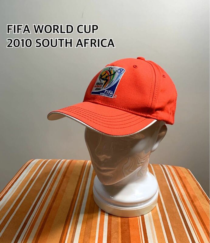 当時物！■FIFA WORLD CUP 2010 SOUTH AFRICA■サッカーキャップ 57cm☆T-407