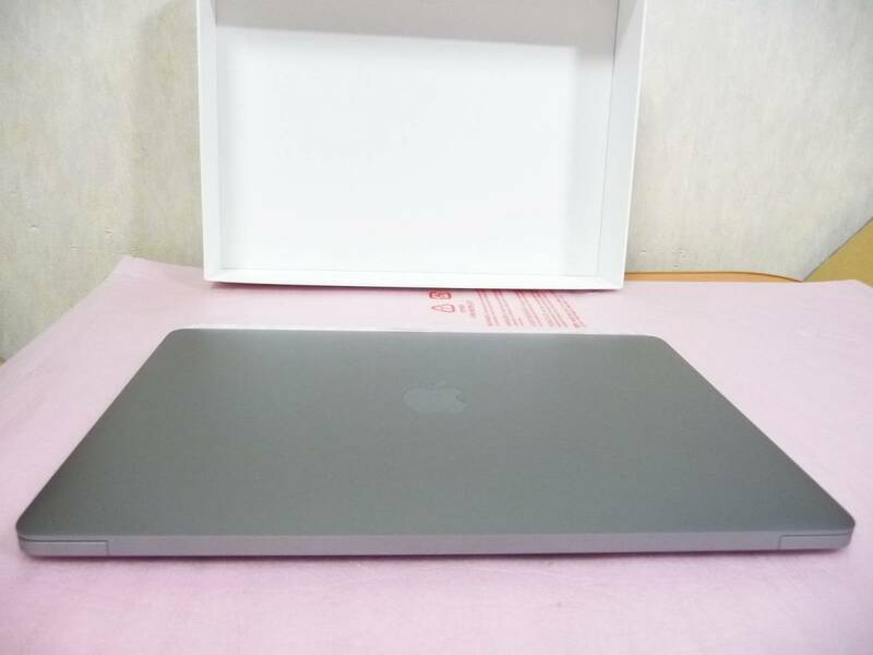 ★展示美品 アップル Apple MacBook Pro 13.3インチ Touch Bar搭載モデル MPXW2J/A [3.1GHz/8GB/SSD：512GB](Model：A1706) 1点限り