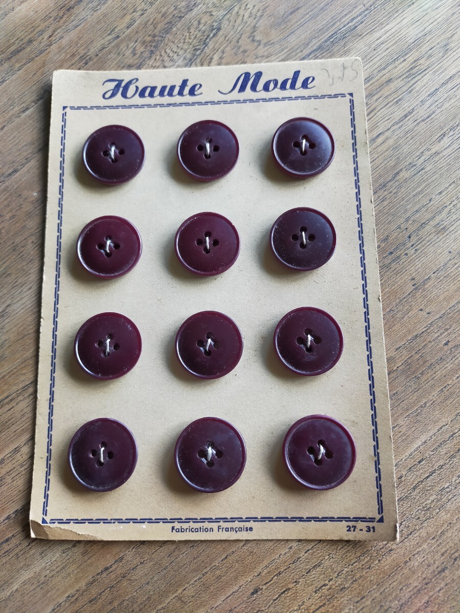 ★アンティーク品★ボタンシート ボタン 12個 Haute Mode フランス