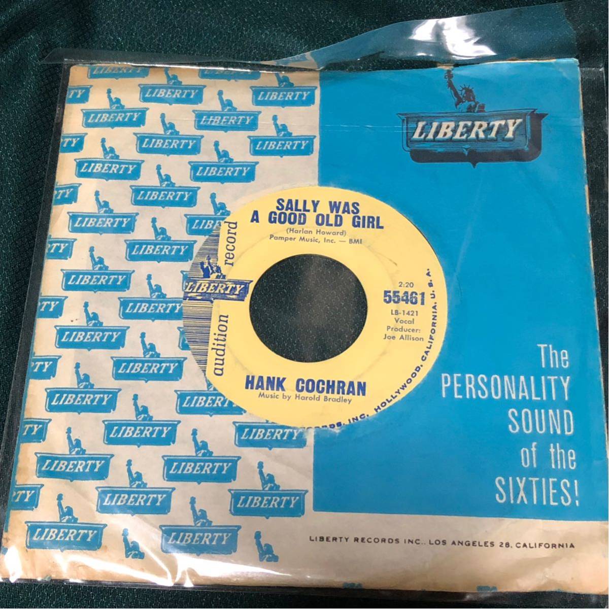 US白レーベルオリジナル盤！HANK COCHRAN「SALLY WAS A GOOD OLD GIRL/THE PICTURE BEHIND THE PICTURE」スリーブ付