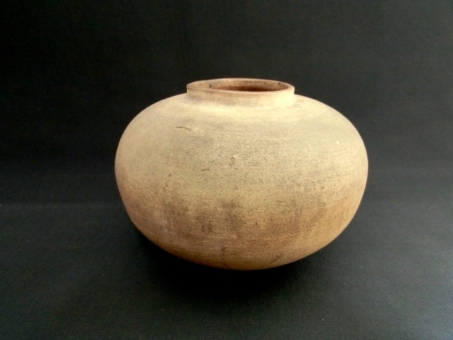 壷■かなり時代の有る古い白土の丸壺 自然釉 古玩 唐物 中国 古美術 時代物 骨董品■ 