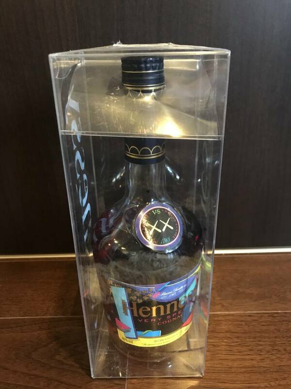 新品 Hennessy KAWS カウズ ヘネシー ブランデー シリアルナンバー