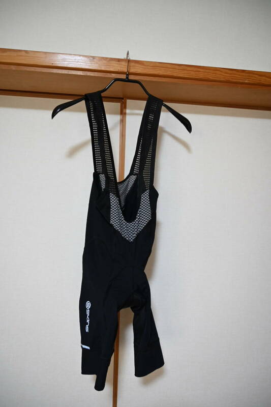 美品 SKINS Cycle Bib Shorts S スキンズ サイクル ビブ ショーツ タイツ レーパン レーサーパンツ ロードバイク 自転車 コンプレッション