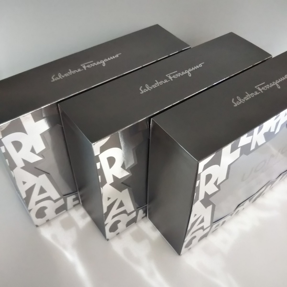 匿名/宅急便送込　【3箱set】UOMO カジュアルライフ　コフレbox　EDT 50ml　シャワージェル 100ml