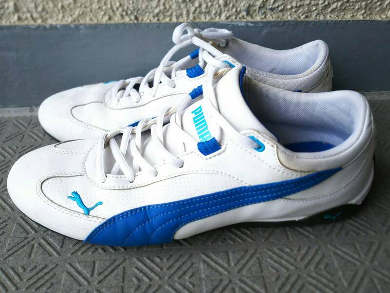 PUMAスニーカーFAST CATファストキャット レザー27cmプーマ304047 07ドライビングシューズ白ホワイト青ブルーBLUEスピードキャット好きに☆