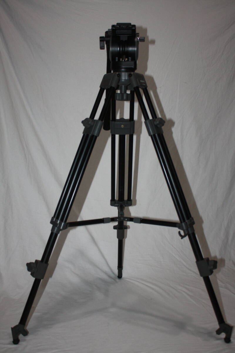 SONY　VCT-2200RM　美品 3段三脚(ボール径75mm)　ミッドスプレッダー付き (検索：ビデオ三脚、リーベック、PMW-、HVR-、AG-AC、AJ-PX)