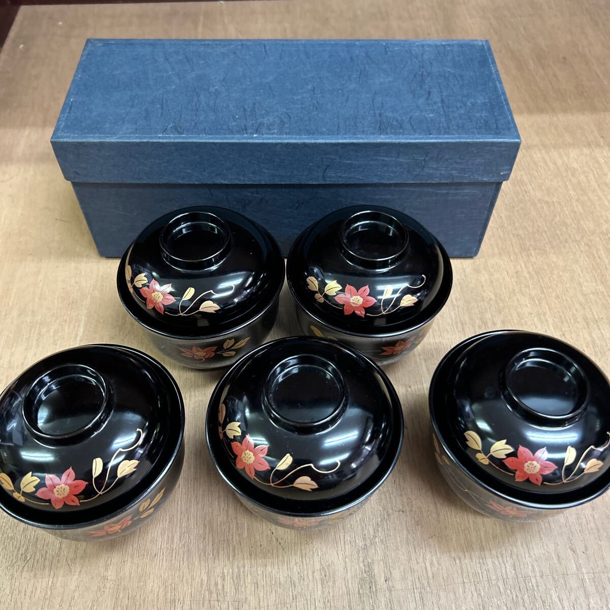 未使用品　 黒 小吸椀 5客揃 汁椀 懐石 会席 黒塗 お雑煮 蓋付き椀　約10x10cm