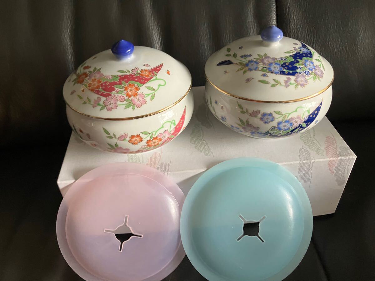 メ4480 新品　有田焼　蓋付き小鉢　2個セット 「錦松梅」